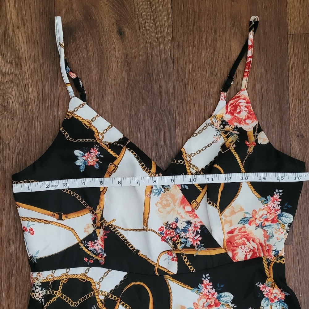 Gilli Equestrian Bridle Print Dress, Women's Medium. Black, white, gold, peach. - Picture 12 of 13